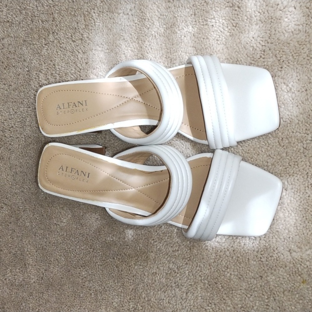 Alfani Stanton White Leather Sandals. 11M, New With A Box.